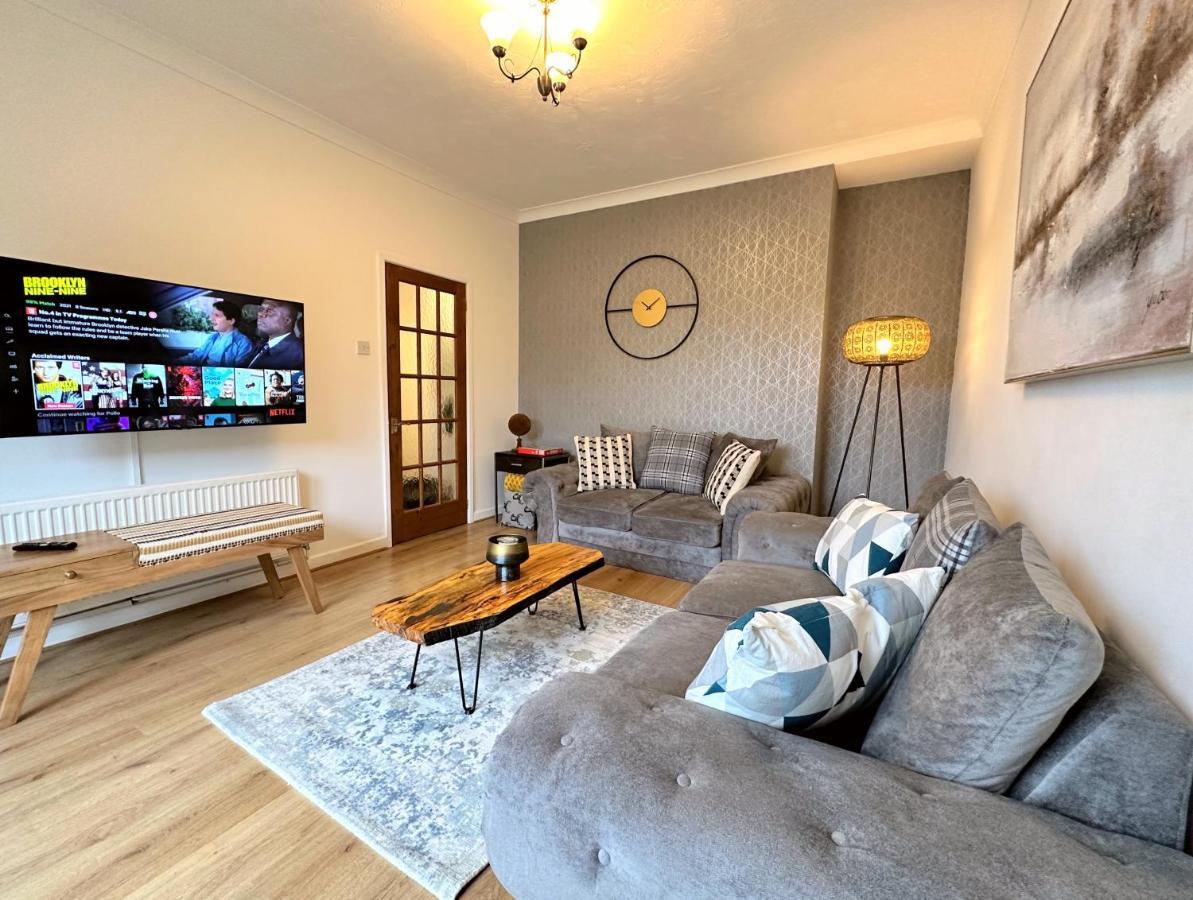 Large House On The Edge Of The Brecon Beacons Holiday home