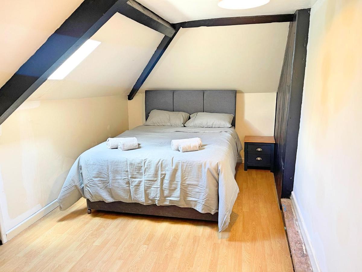 Large House On The Edge Of The Brecon Beacons Holiday home
